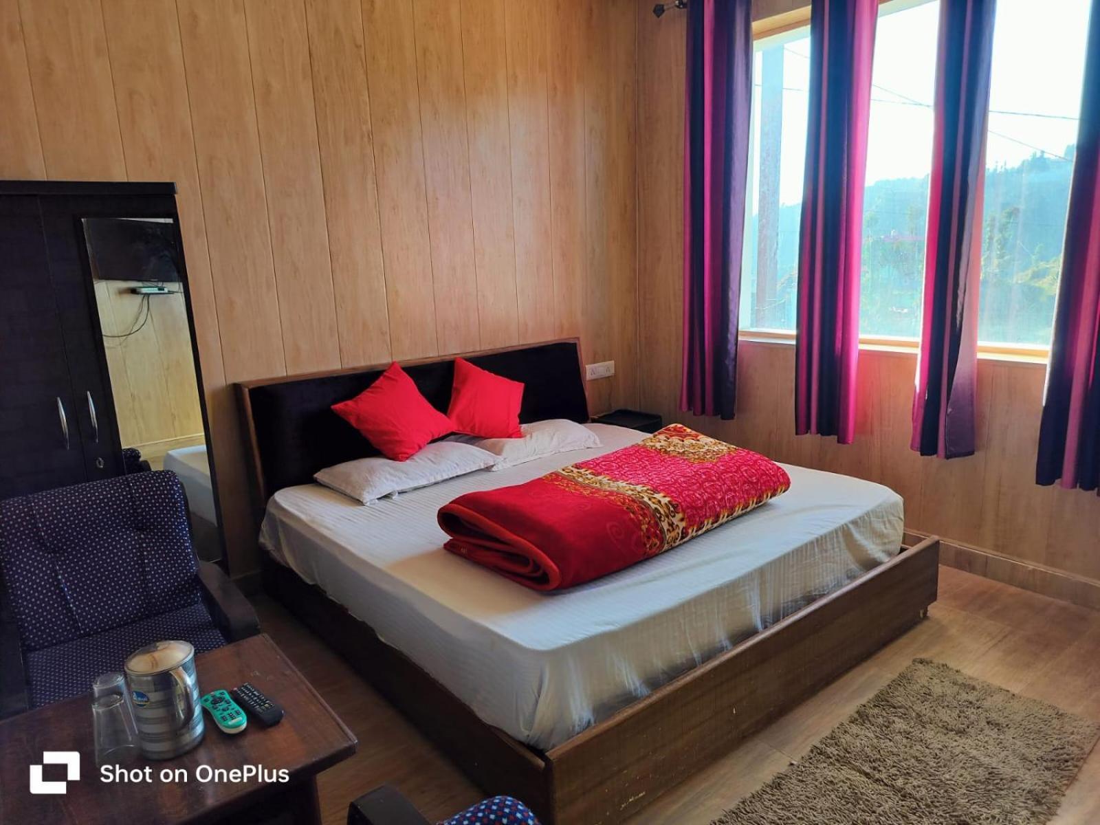 Silver Dew Resorts And Restaurant Dhanaulti Exterior foto