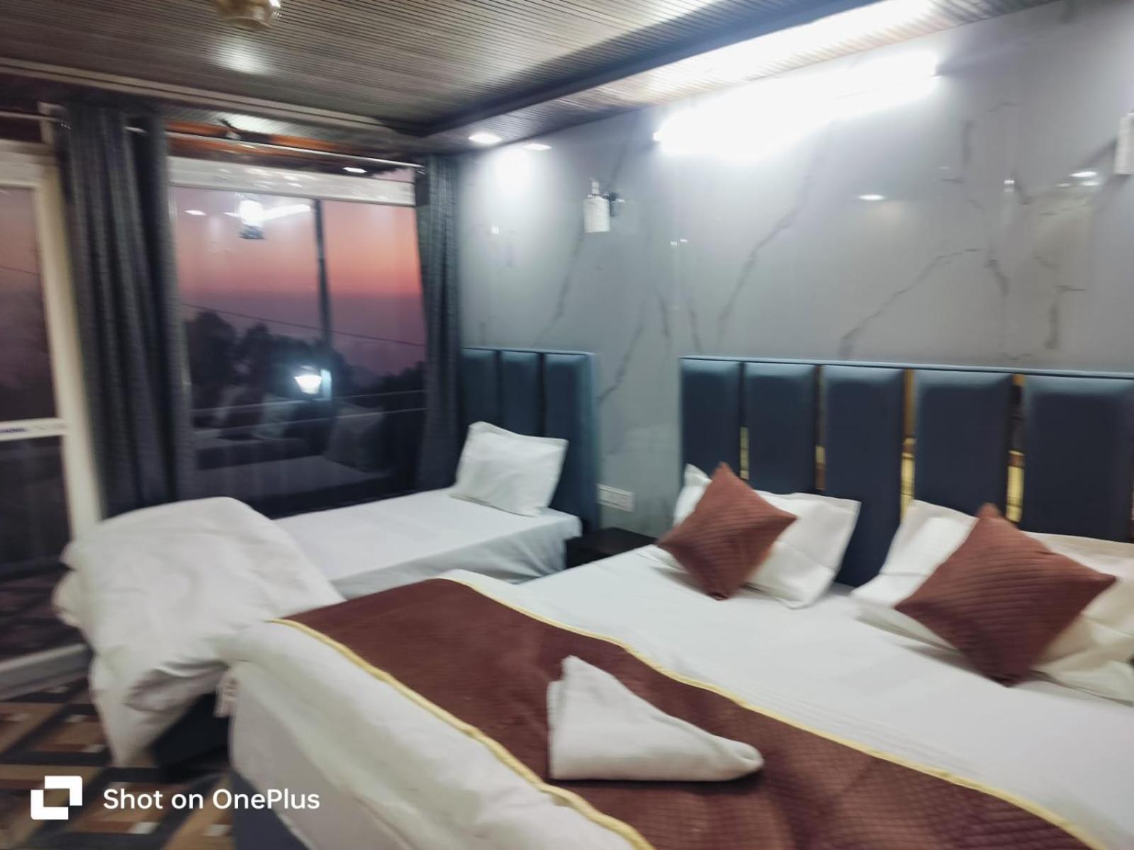 Silver Dew Resorts And Restaurant Dhanaulti Exterior foto