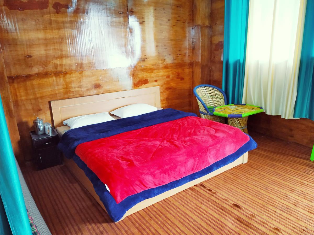 Silver Dew Resorts And Restaurant Dhanaulti Exterior foto
